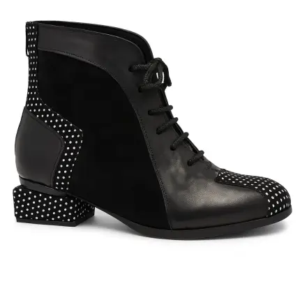 מגפון עור דגם קמילה