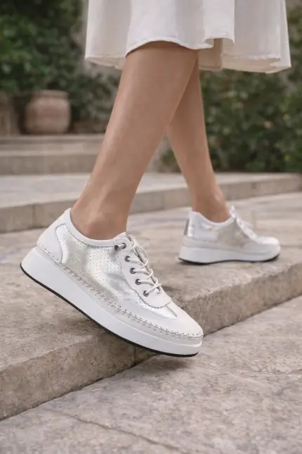 סניקרס דגם דקל