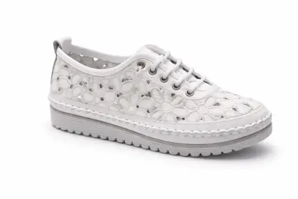 סניקרס דגם אמילי